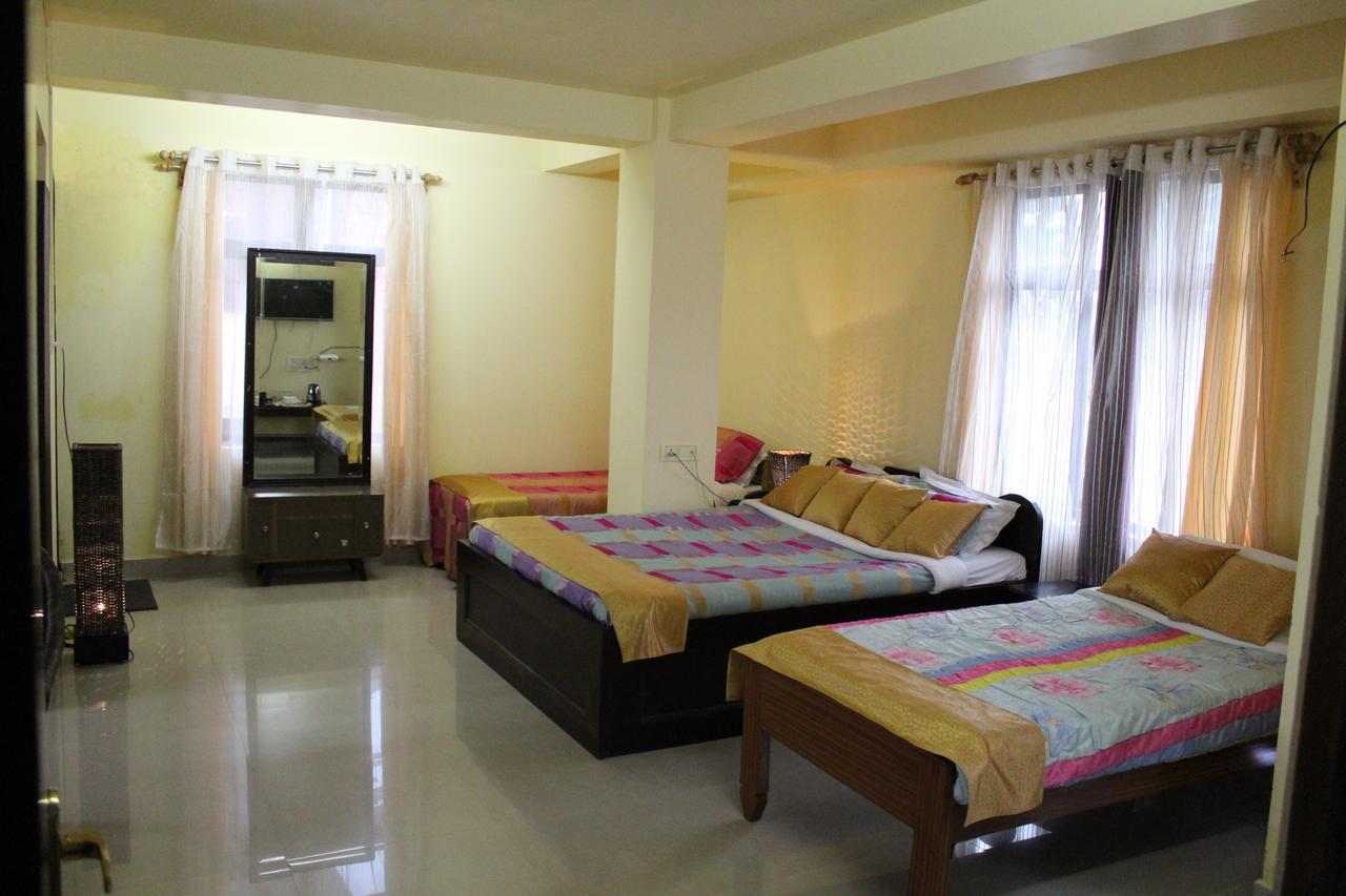 Apartamento de 350 m² en Laitumkhrah, con 10 habitación Shillong Exterior foto